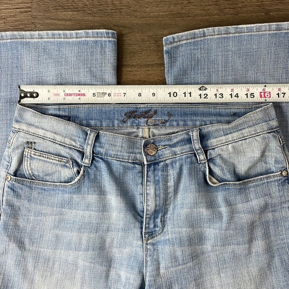Foster Jeans Co Women’s High Rise Light Wash Boot Cut Jeans, size 12 - Picture 4 of 13